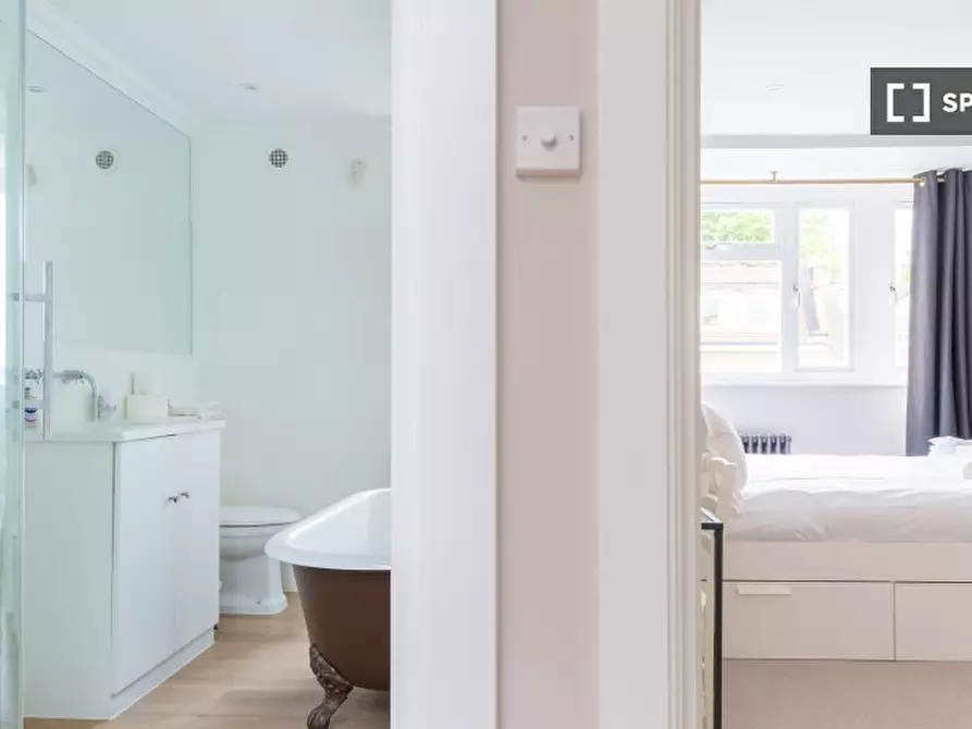 Immagine 5 di Appartamento in affitto  in flat a Kensington