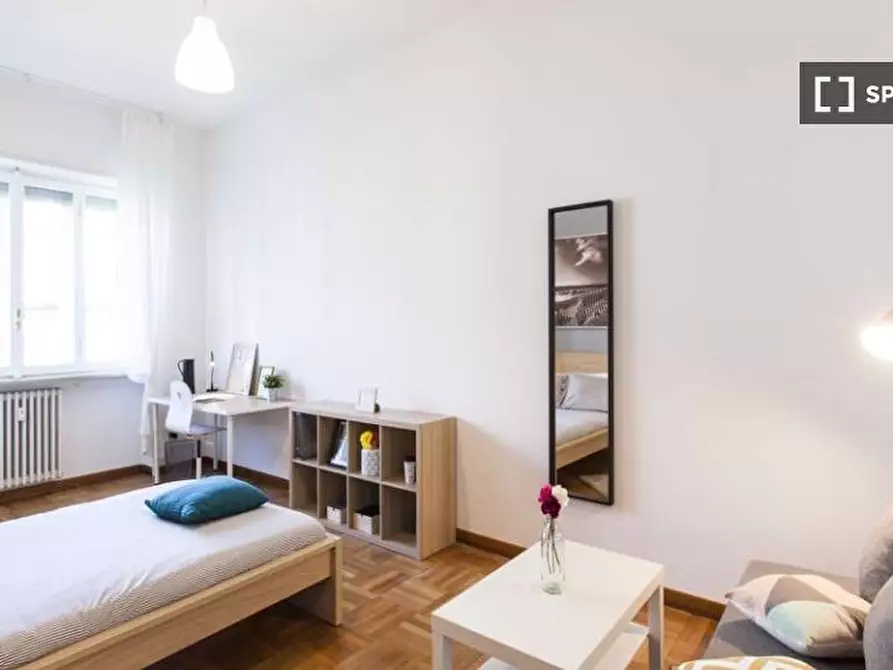 Immagine 4 di Camera condivisa in affitto  in Viale Emilio Caldara a Milano