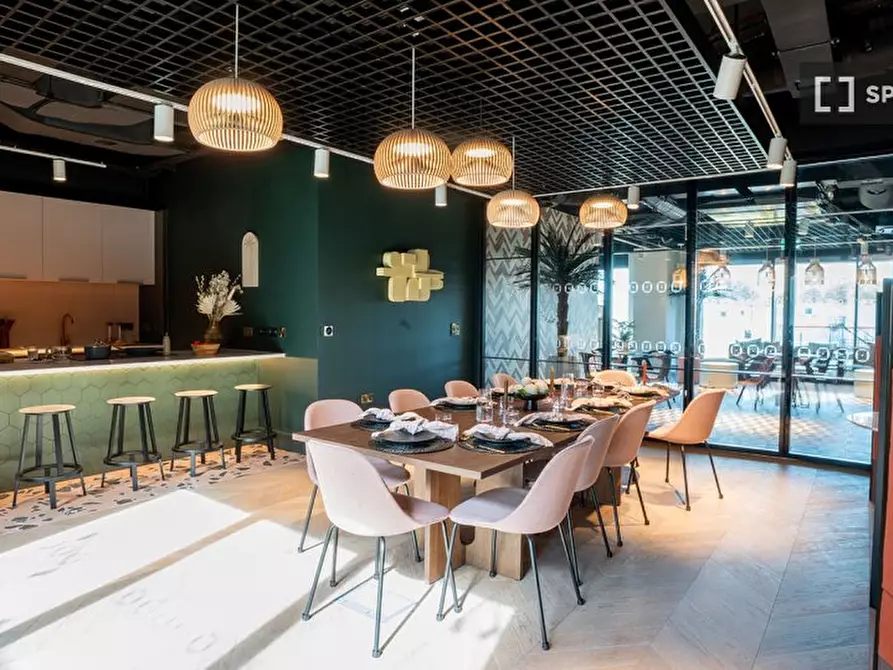 Immagine 10 di Ufficio in affitto  in Merchant Street a Brent