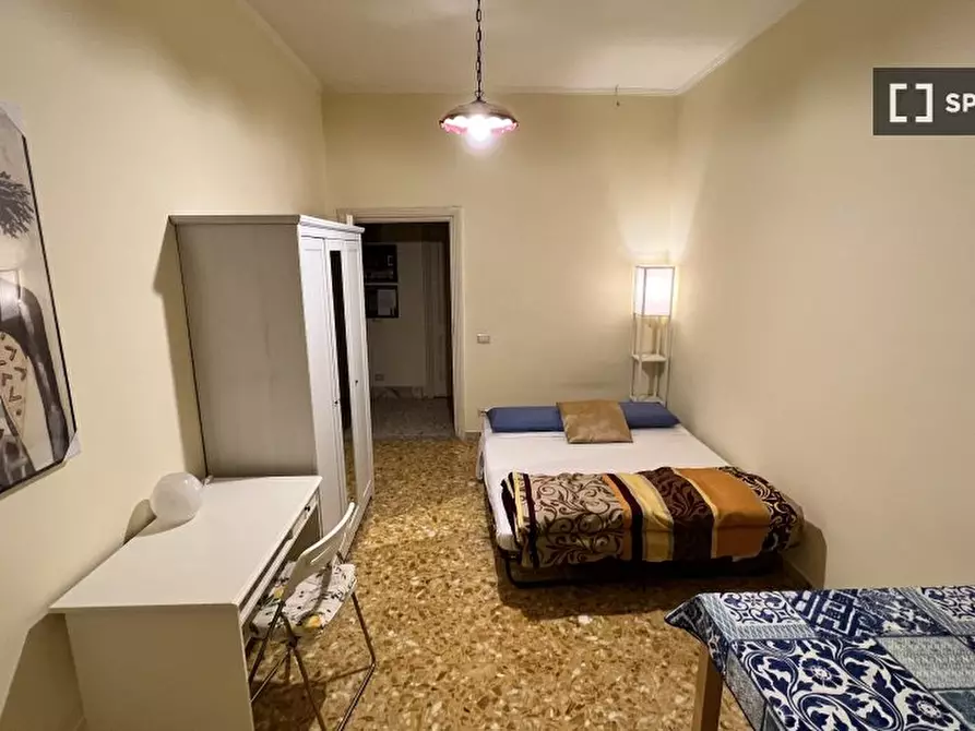 Immagine 5 di Camera condivisa in affitto  in Via Sebastiano Veniero a Roma