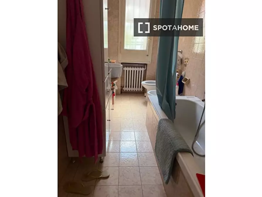 Immagine 8 di Camera condivisa in affitto  in Via Francesco Rocchi a Bologna
