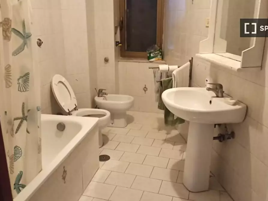 Immagine 15 di Camera condivisa in affitto  in Via Montesilvano a Napoli