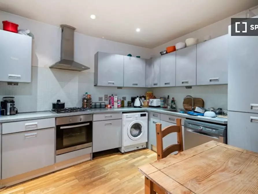 Immagine 4 di Camera condivisa in affitto  in KINGS ROAD a Kensington