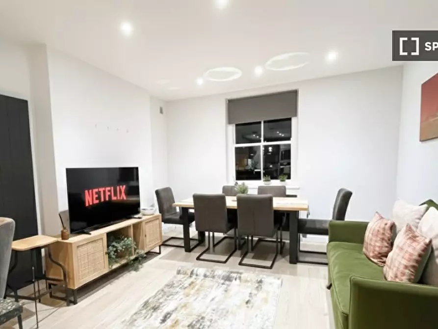 Immagine 1 di Appartamento in affitto  in Harvist Rd a Camden Town