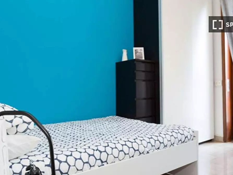 Immagine 1 di Camera condivisa in affitto  in Via Carlo Botta a Milano