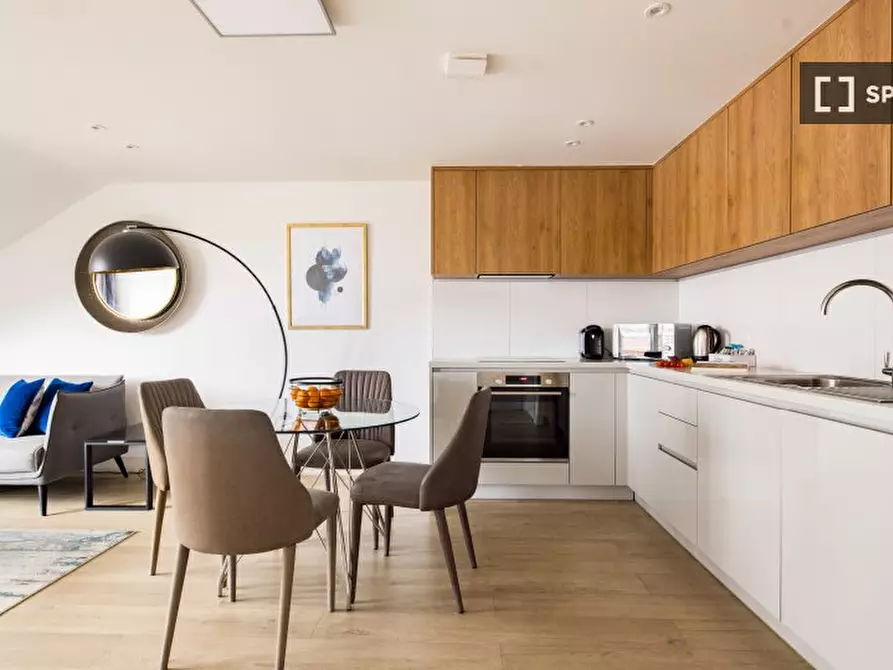 Immagine 5 di Appartamento in affitto  in Bridge St a Staines