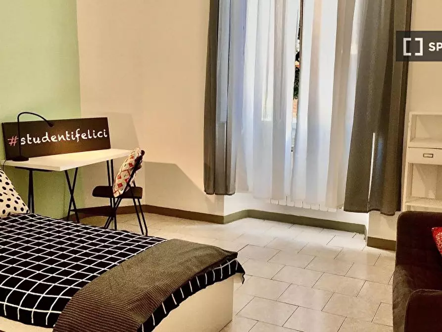 Immagine 1 di Camera condivisa in affitto  in Via del Ponte Rosso a Firenze