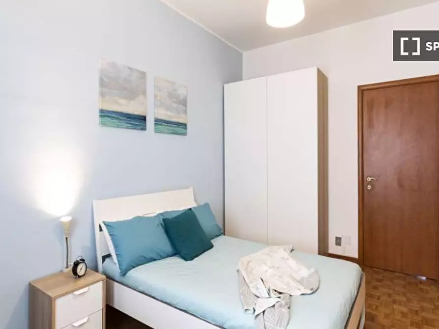 Immagine 3 di Camera condivisa in affitto  in Via Ginestre Milan a Buccinasco