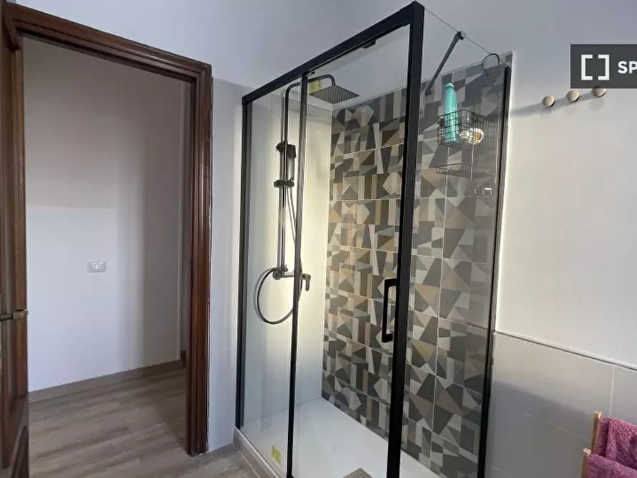 Immagine 7 di Camera condivisa in affitto  in Via Casilina a Roma