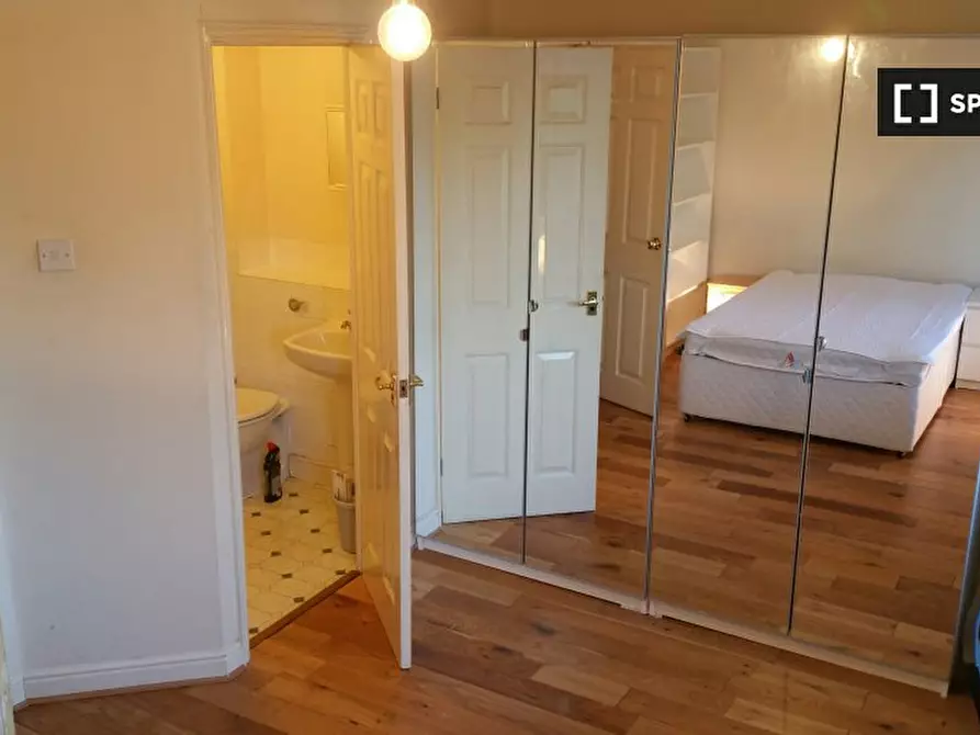 Immagine 2 di Camera condivisa in affitto  in Barnsdale Ave a Poplar