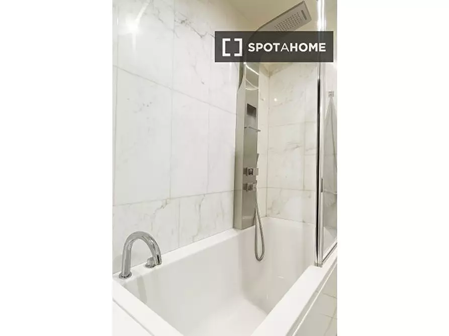 Immagine 13 di Appartamento in affitto  in Via Santa Lucia a Milano