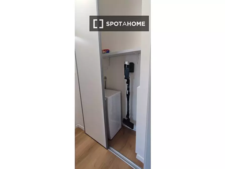 Immagine 8 di Appartamento in affitto  in Galleria II Agosto a Bologna