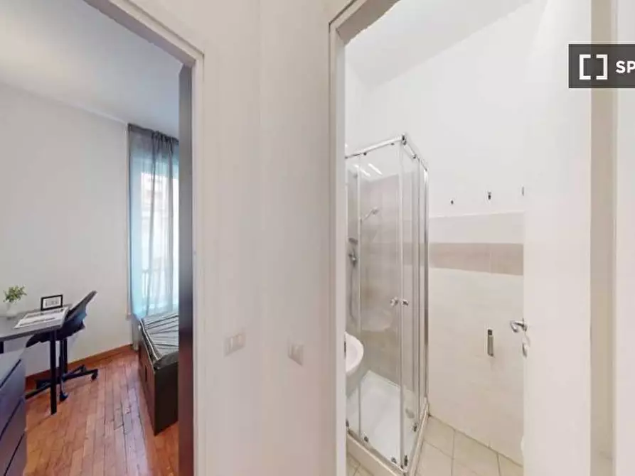 Immagine 13 di Camera condivisa in affitto  in Viale Tunisia a Milano