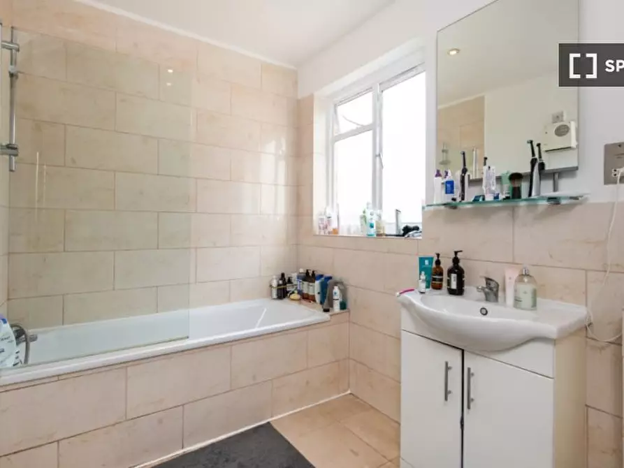 Immagine 5 di Camera condivisa in affitto  in KINGS ROAD a Kensington