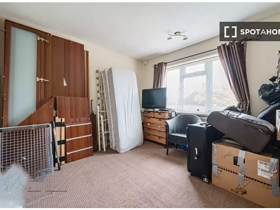 Immagine 1 di Camera condivisa in affitto  in Laburnum Ave a Romford