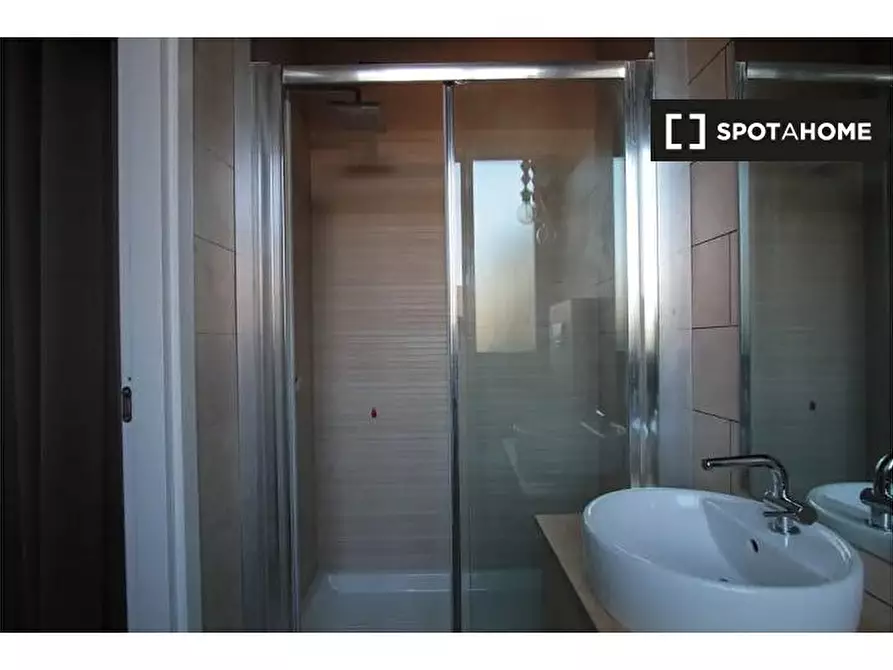 Immagine 10 di Appartamento in affitto  in Via dei Piatti a Milano