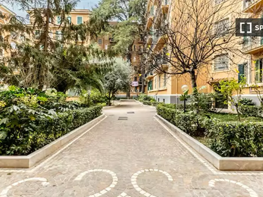 Immagine 14 di Appartamento in affitto  in Via Nemorense a Roma