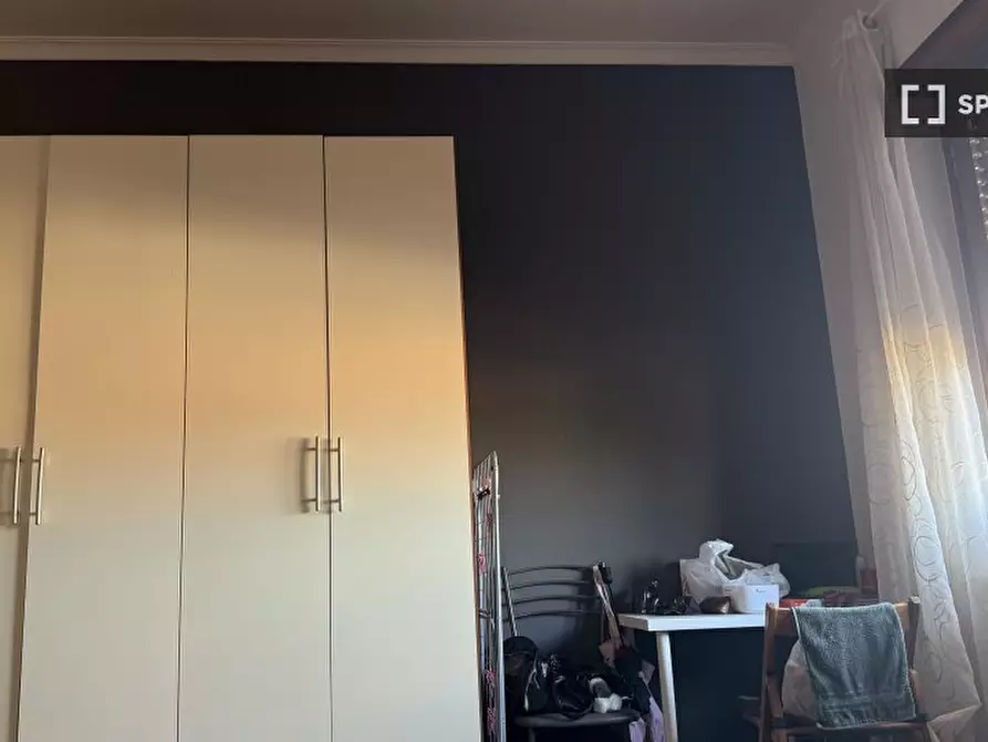 Immagine 2 di Camera condivisa in affitto  in Via Angelo Marabini a Roma