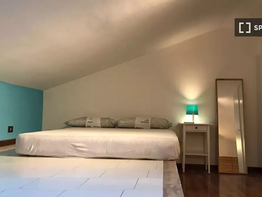 Immagine 3 di Camera condivisa in affitto  in Via dei Macarani a Roma