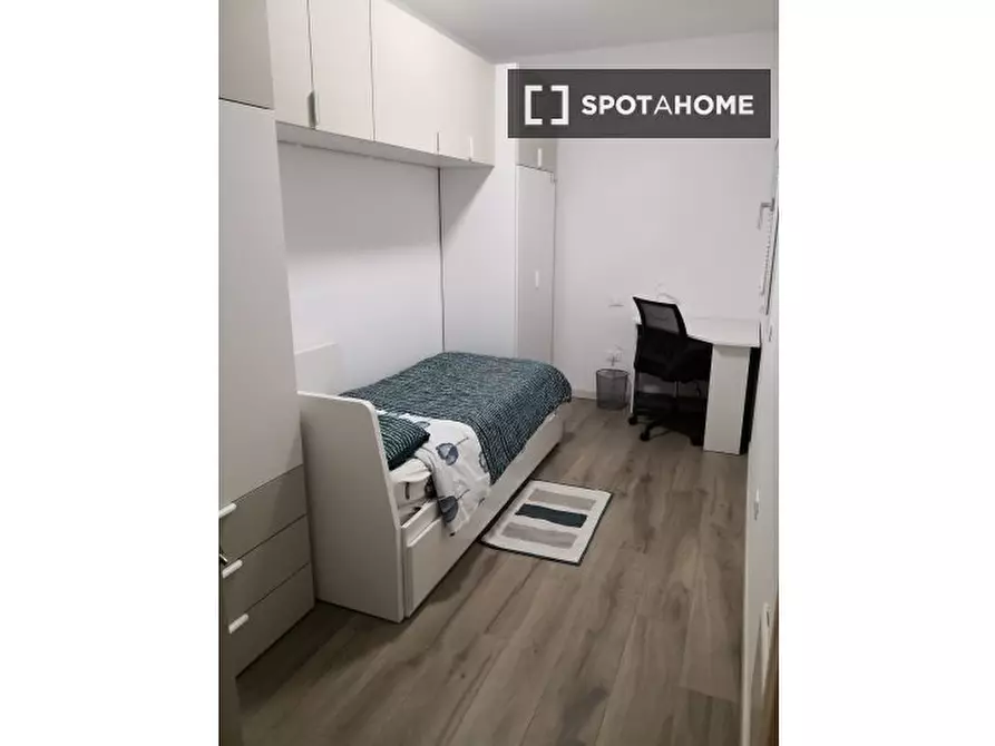 Immagine 1 di Camera condivisa in affitto  in Via Vecchia a Padova