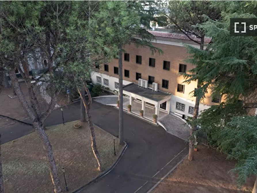 Immagine 16 di Camera condivisa in affitto  in Via Cassia a Roma