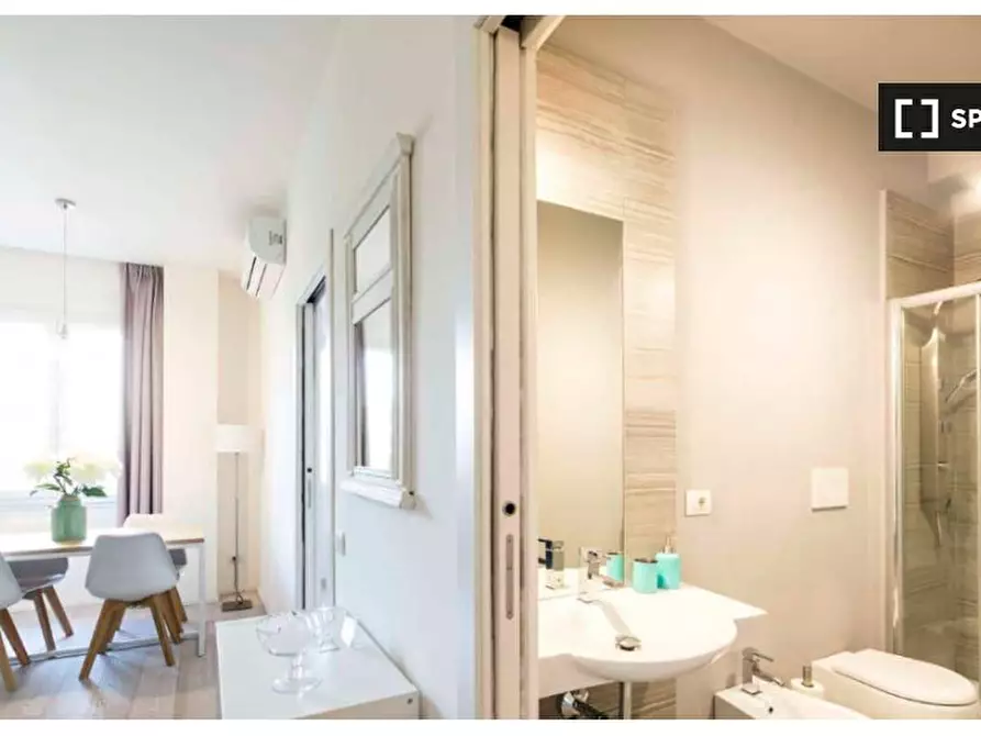 Immagine 6 di Appartamento in affitto  in Via Gustavo Fara, 20124 Milano MI, Italy a Milano