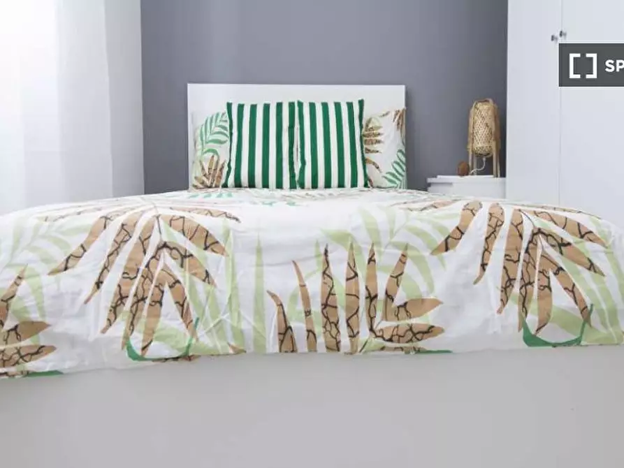 Immagine 1 di Camera condivisa in affitto  in Via Risorgimento Milan a Sesto San Giovanni