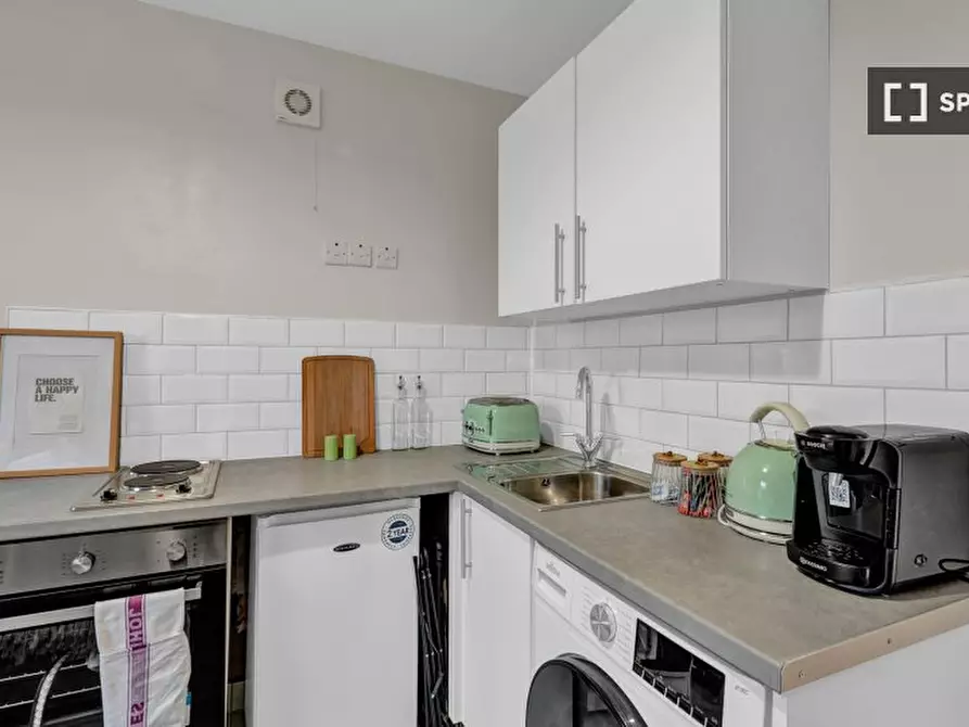 Immagine 6 di Ufficio in affitto  in flat a Tottenham