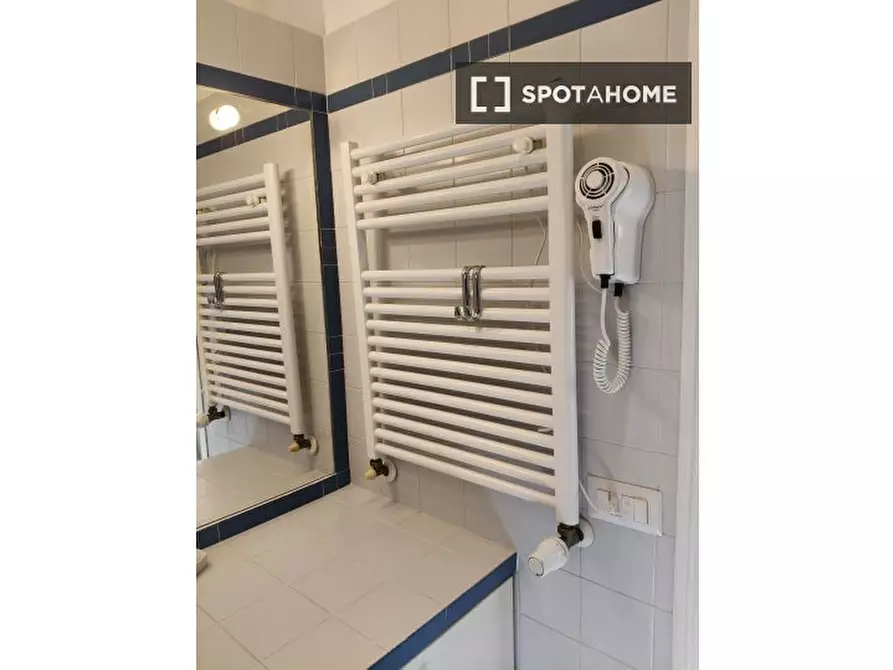 Immagine 19 di Appartamento in affitto  in Via Gradoli a Roma