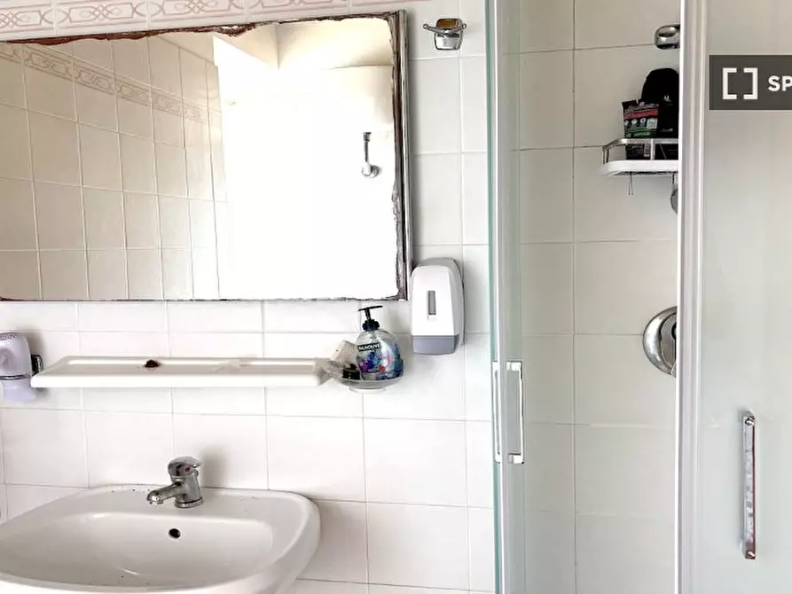 Immagine 4 di Camera condivisa in affitto  in Via Alessandro Brisse a Roma