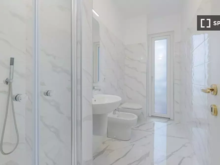 Immagine 14 di Camera condivisa in affitto  in Famagosta a Milano