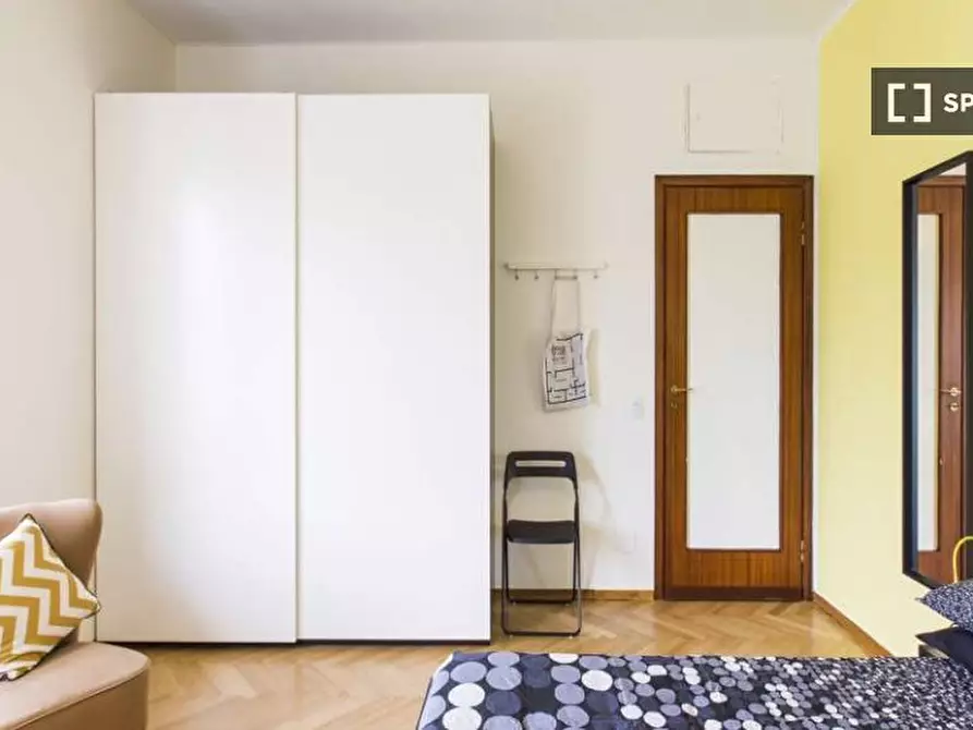 Immagine 2 di Camera condivisa in affitto  in Via Caproni a Milano