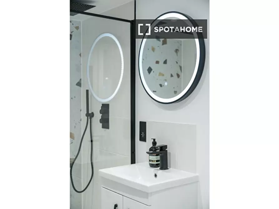 Immagine 19 di Appartamento in affitto  in Hafer Road a Wandsworth