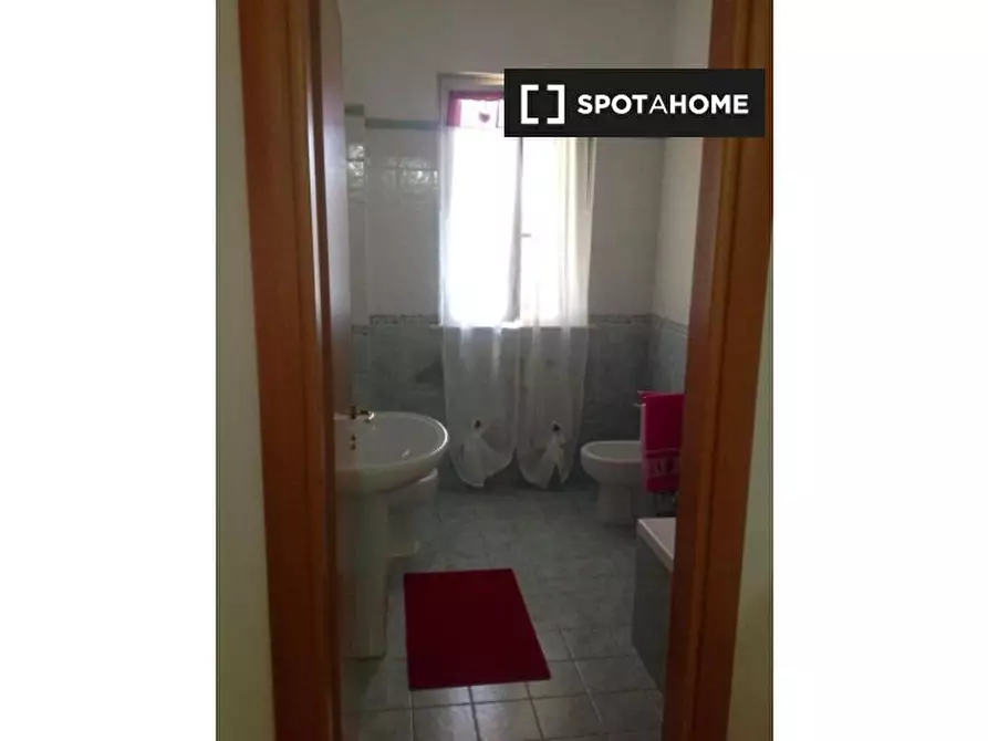 Immagine 12 di Camera condivisa in affitto  in Via Pier Andrea Fontebasso a Roma