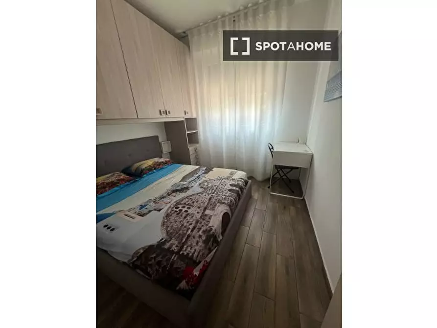 Immagine 5 di Camera condivisa in affitto  in Via dei Salici a Milano