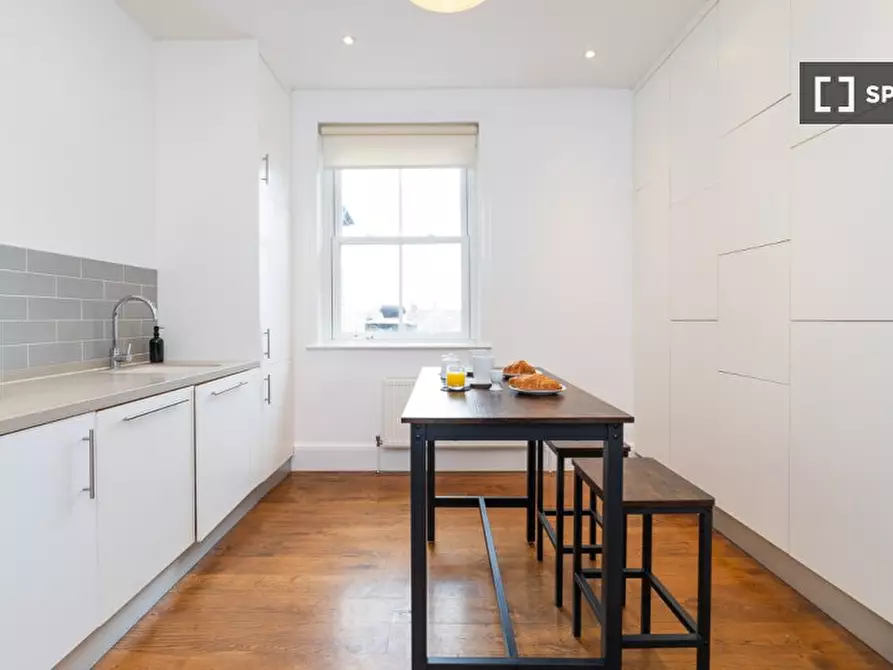 Immagine 6 di Appartamento in affitto  in High Street Mews a Merton