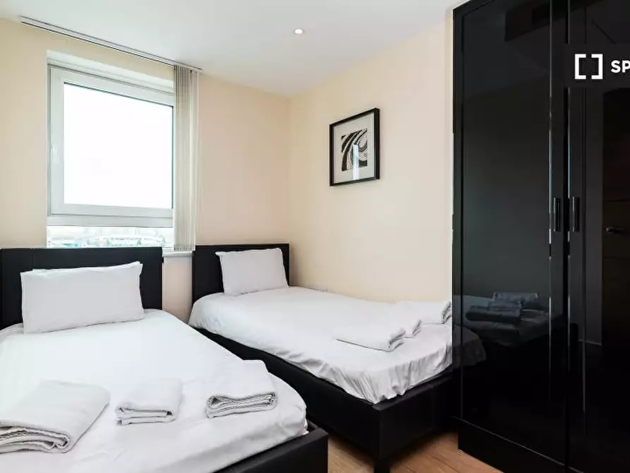 Immagine 11 di Appartamento in affitto  in St George Wharf a Lambeth