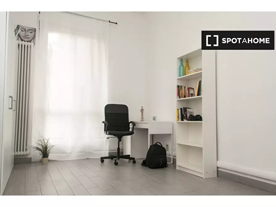 Immagine 2 di Camera condivisa in affitto  in Via Romolo Gessi a Torino