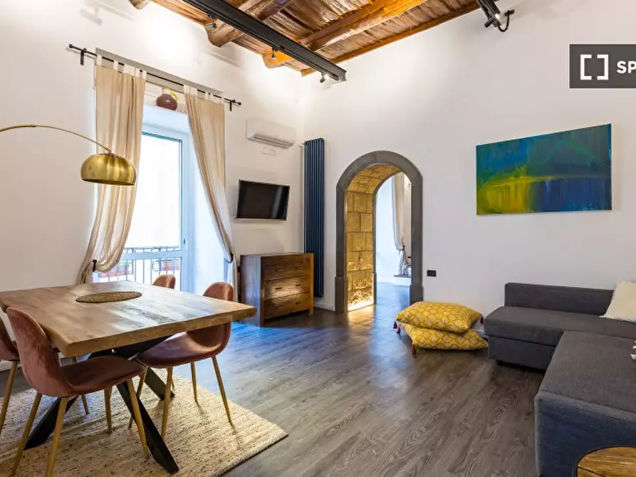 Immagine 1 di Appartamento in affitto  in Via Sant'Arpino a Chiaia a Napoli