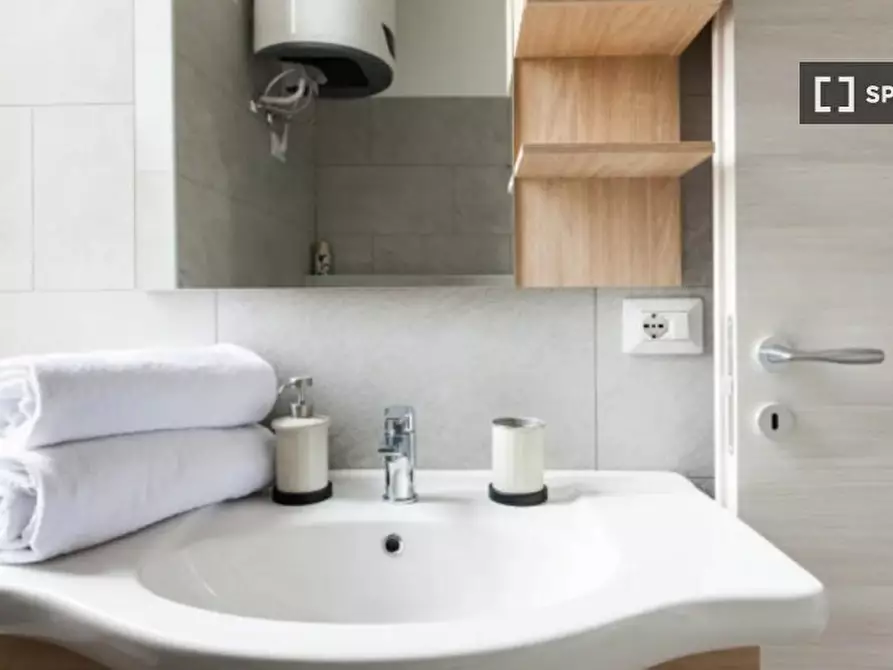 Immagine 18 di Appartamento in affitto  in Piazza Angilberto II a Milano