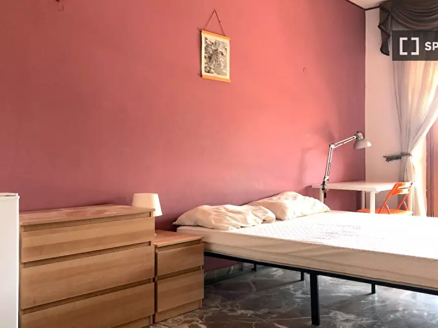 Immagine 3 di Camera condivisa in affitto  in Viale Leonardo da Vinci, 00145 Roma RM, Italy a Roma