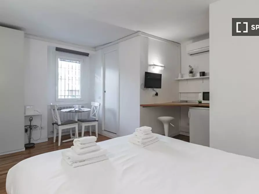 Immagine 2 di Appartamento in affitto  in Via della Moscova a Milano