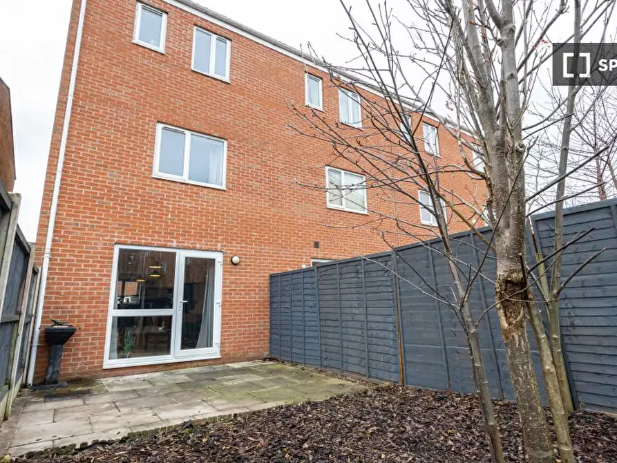 Immagine 12 di Appartamento in affitto  in Hatchley St a Manchester