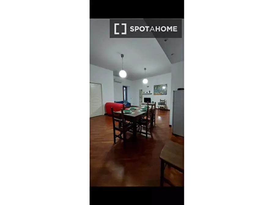 Immagine 3 di Camera condivisa in affitto  in Via S. Giovanni Maggiore Pignatelli a Napoli