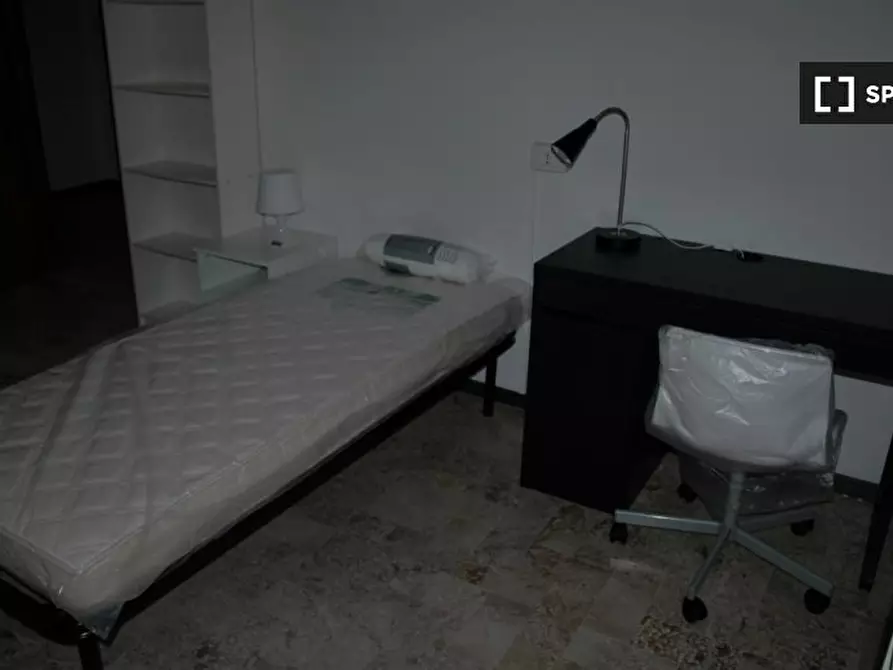 Immagine 15 di Camera condivisa in affitto  in Via Savena Antico a Bologna