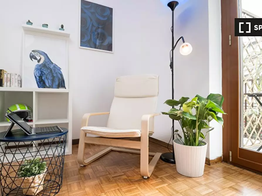 Immagine 2 di Camera condivisa in affitto  in Via Carlo Valvassori Peroni a Milano