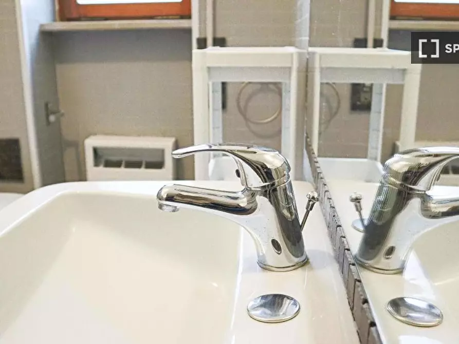 Immagine 14 di Camera condivisa in affitto  in Via tigellio a Cagliari