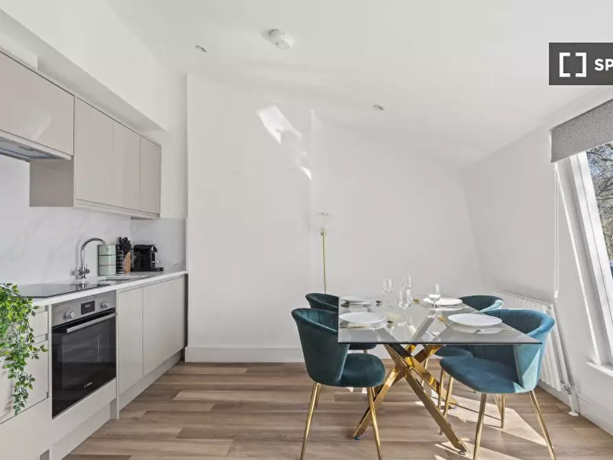 Immagine 3 di Appartamento in affitto  in Sussex Gardens a Paddington