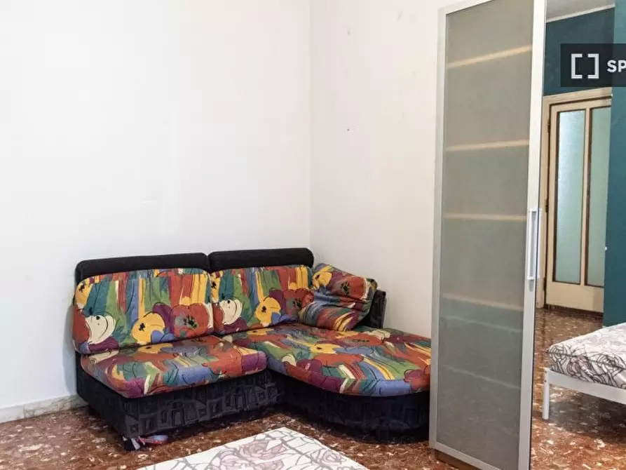 Immagine 4 di Camera condivisa in affitto  in Via Tuscolana a Roma