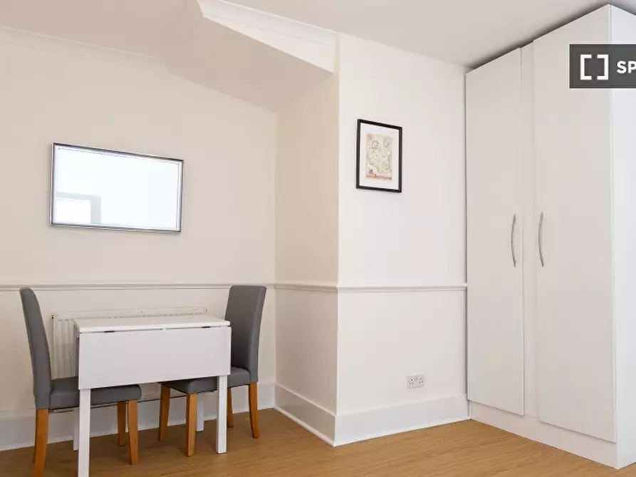 Immagine 2 di Ufficio in affitto  in Warwick Road a Kensington